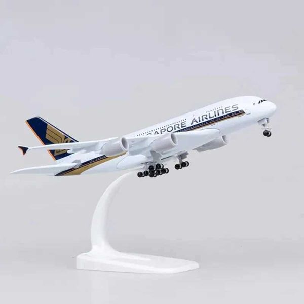 Oggetti decorativi Figurine Aereo metallico Airlinale Modello 20 cm 1 400 Singapore Airlines A380 Replica in metallo Materiale Aviazione Simulazione Aviazione Toys Boy Gift T2405