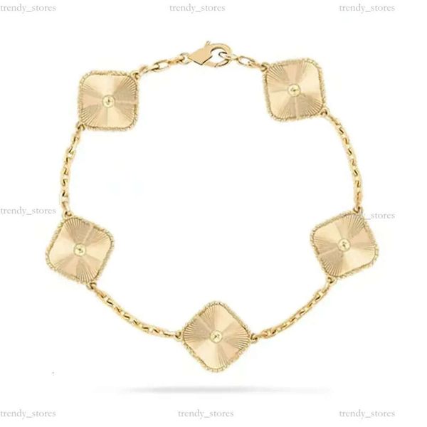 Braccialetti designer Vanclef Bracciale a quattro foglie trifoglio 18k Gold Love Bangle a pendente Diamante cristallino scintillante per Womengirl Wedding Mother Day Gioielli con Box 247