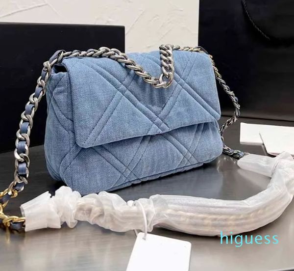 2024 Ladies Flep Mini Crossbody Tasarımcı Çantalar Bule Kovboy Yüksek Kaliteli Klasik Çantalar Lüks Çok Renkli Metal Zincir Büyük Elmas Kapitone Omuz Çantası