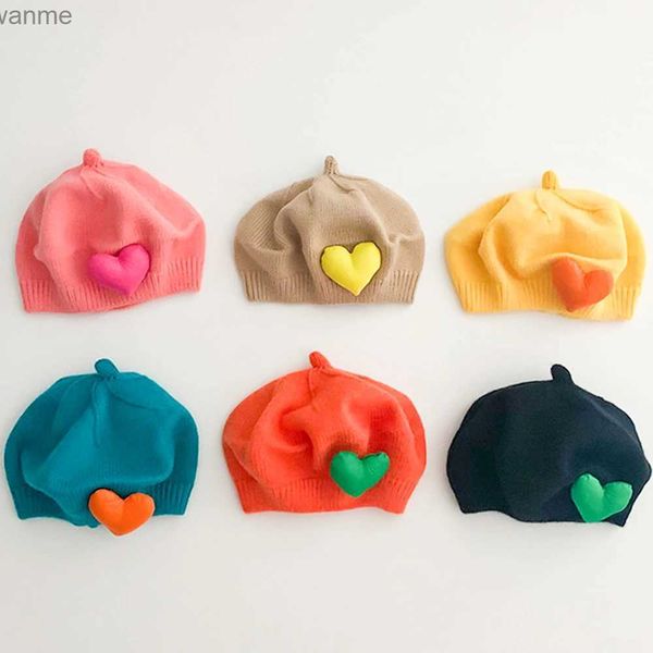 Caps Hüte koreanische Stil gestrickt Baskenbauer Baby-Mädchen Haarzubehör mit großem herzförmigen Muster Stricke Mütze Neugeborene Farbe Hut Childrens süßer Hut W.