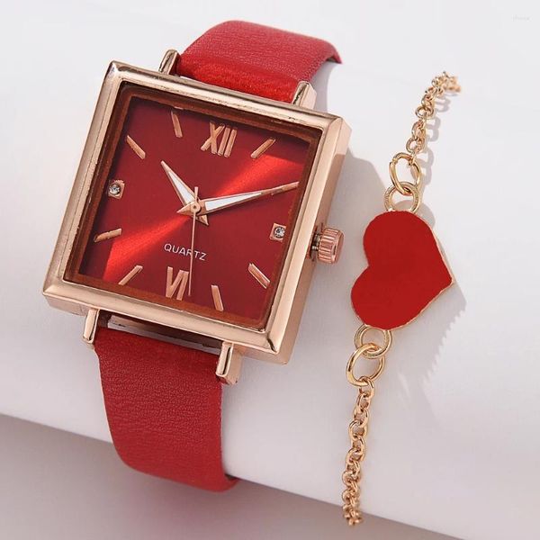 Relógios de pulso 2pcs Luxo e elegante relógio feminino Conjunto de couro PU pulseira de quartzo de presente pulseira de liga quadrada