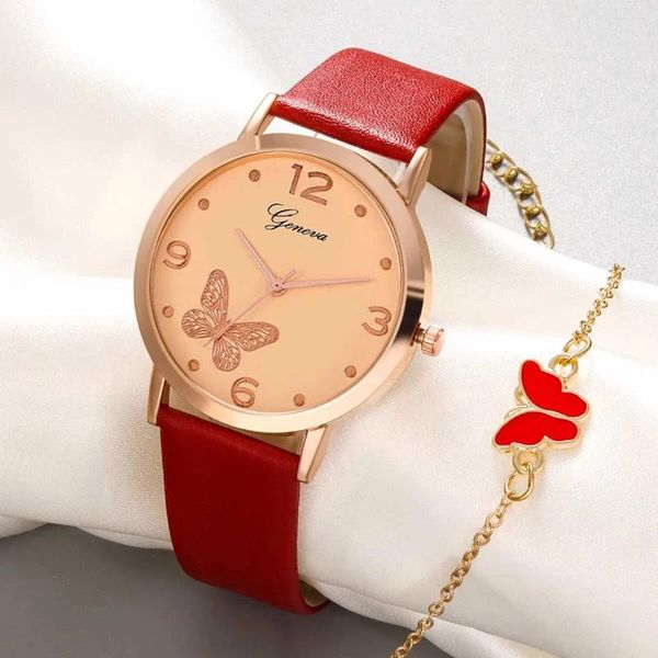 Orologi da polso 2 pezzi Trend di moda femminile Simple Star Digital Rhinestone Leather Quart Watch Red Love Luxury Bracciale Set