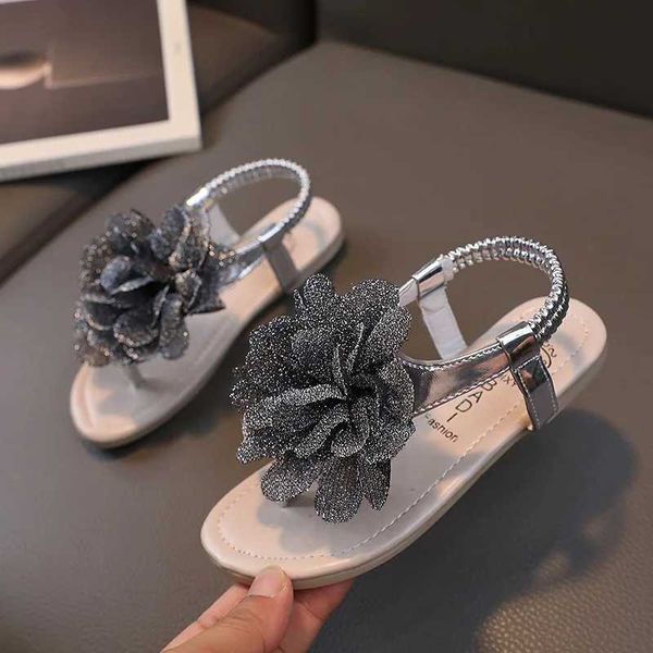 Sandalet kızlar sandaletler 2023 yaz yeni bling çiçekleri bebek çocuklar moda yumuşak dip öğrenci ayakkabıları çocuk terlikleri pembe daireler flip floplar