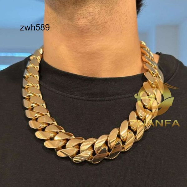Дизайнерские украшения хип -хоп Zuanfa хип -хоп ювелирные изделия 18к золота с золотом большого размера 30 мм кубинское звеное ягодичное браслет кубинская колье колье