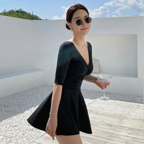 Anzüge Frauen ein Stück Schwimmanzug fester sexy Strand tragen schwarz gepolstertes Schwimmkleid 2023 neue Kurzärmel Badeanzug MAILLOT