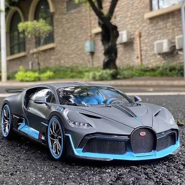 Diecast Model Cars 1 32 Bugatti Veyron Divo Alloy Sports Car Model Cast Metal Toy Car Модель моделируемого звука и света детских подарков.