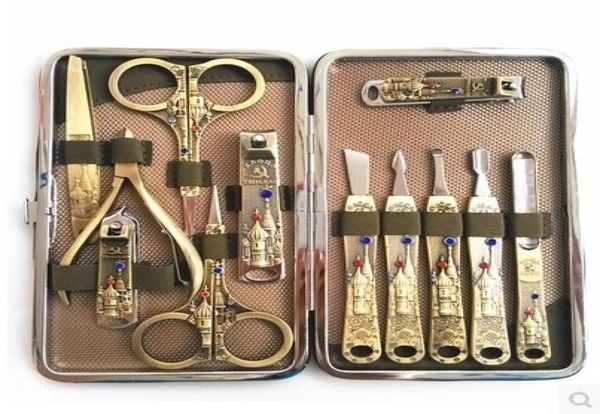 Wholesale-2015 Pedicure Manicure Russia Modello Kit per unghie con 12 set di Clippers in pelle scamosciata in bronzo di alta qualità di spedizione gratuita7990621