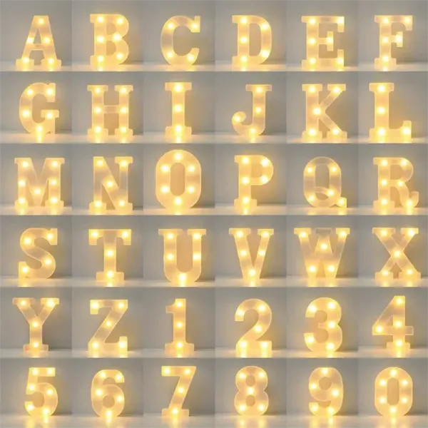 Süsler 22cm, teklifler ve doğum günü partileri için ev dekorasyon ışığı olarak pilleri kullanarak sıcak ışık harflerini ve sayılarını yönetti