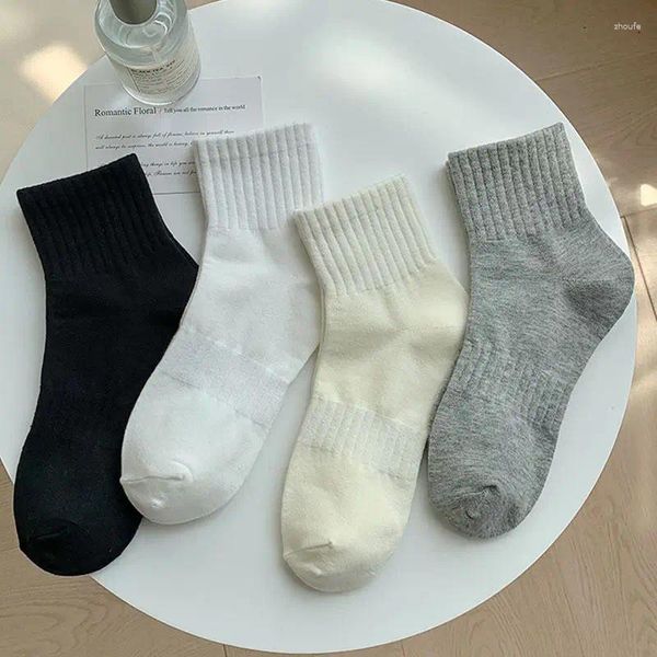 Frauen Socken Frauen Socken Frühling Herbst Koreaner Preppy Style Casual Allepated Solid Color Middle Tube Paar Sport Chic für 18-24y