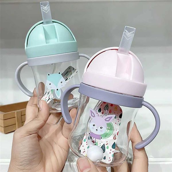 Utensílios de pratos de xícaras de 250 ml de cartoon pequeno copo pequeno para crianças e crianças que aprendem copos de água garrafas de água com palha e bola de gravidade Cupsl2405