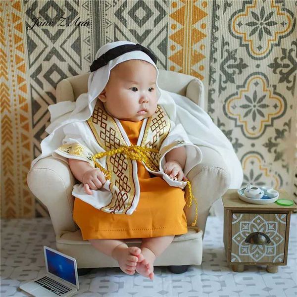 Familienübereinstimmende Outfits Neuankömmlinge Foto Studio Schießoutfits für Baby Kinder Arabische Kleidung Kerchief+Robe+Kleidung 3 Monate /1 Jahr D240507