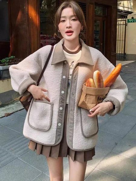 Женские куртки выключите шлюшке для воротника свободная повседневная имитация ягненка, женщина, корейская мода сплайсированная зима теплая верхняя одежда 2024