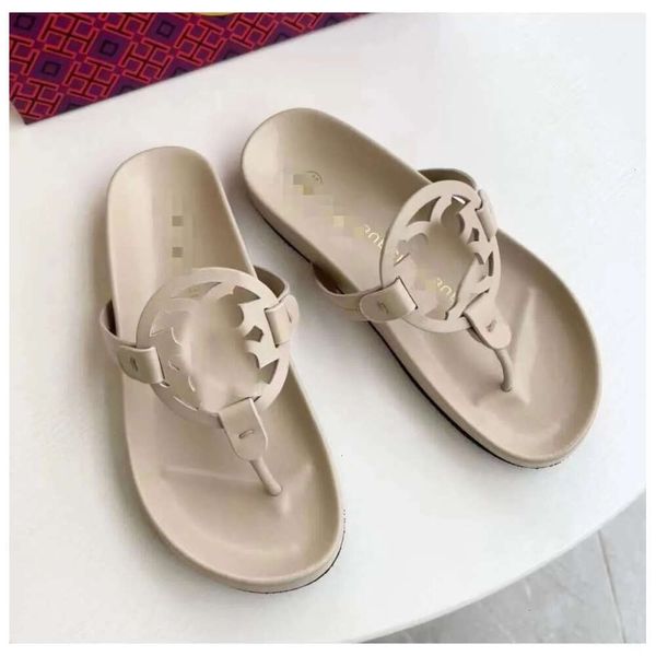 Designer Ladies Sandals Viaggia con una giacca estiva fresca di grandi dimensioni Slifori da spiaggia piatta da donna PI