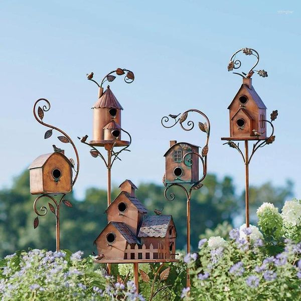 Decorações de jardim Metal Bird House Ninho Decoração ao ar livre com alimentadores de poste Ornamento de arte de arte de arte