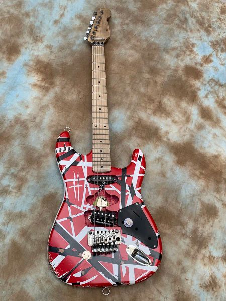 Chitarra invecchia/reliquia, Frankenstrat, Frankie Striped, Vino rosso, Tremolo a doppio blocco