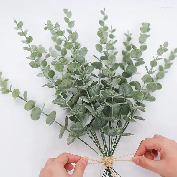 Flores decorativas 12pcs Gold Eucalyptus folha plantas artificiais Diy Christmas Fake Plant Flower Bouquet Ornament Home Garden Party Wedding Wedding