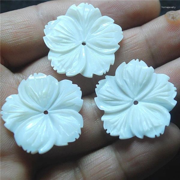 Colares pendentes 5pcs 28 mm de água doce branca pingentes de flor Forma de flor Acessórios de jóias DIY Buraco perfurado médio chegou