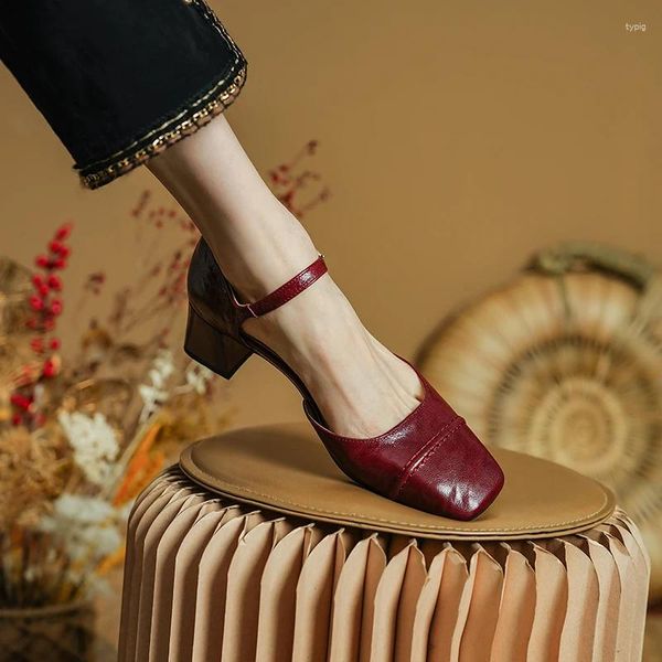 Sapatos de vestido 2024 Sandálias de verão Cubra dedo do pé para mulheres quadradas High Gladiator Simplicity Ladies