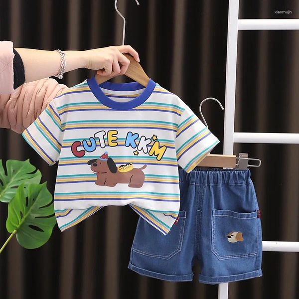 Set di abbigliamento 2024 Designer Baby Boy Assumenti estivi di 18 mesi per bambini T-shirt a manica corta a strisce e cortometraggi