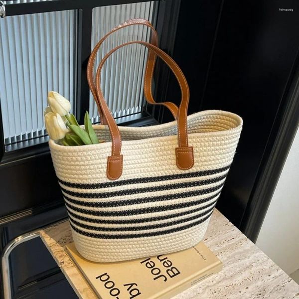 Stume da spalla Summer Pugning Borse per donne Wicker di grande capacità Rattan femmina Seaside Woven Beach Vacation Tote