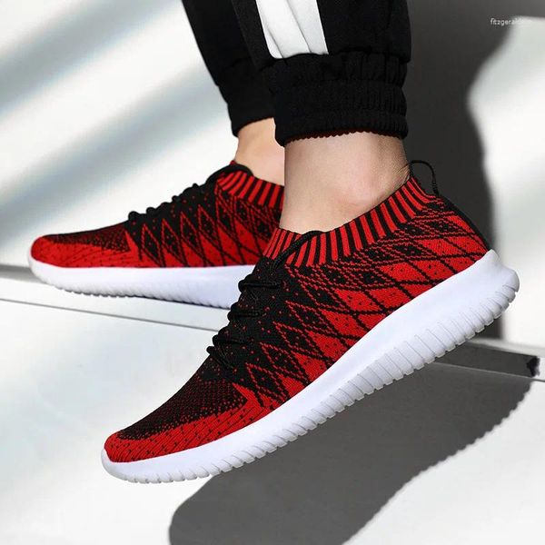Scarpe casual sneaker per uomini mesh leggero tenis maschilino di lusso che camminano 2024