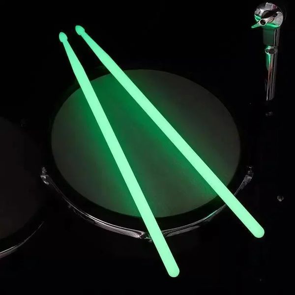 Novo 1 par 5a luminoso tambor bate de nylon tambores fluorescentes brilha nos instrumentos musicais escuros e luminosos de instrumentos musicais para bateria