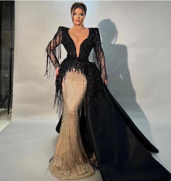 Abendkleid Kylie Jenner Langes Kleid Langarm V-Ausschnitt mit Trail Black Perlen Crystal