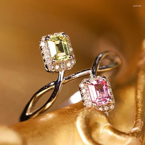 Ringos de cluster Design original Emerald Pink Gemstone S925 Silver Fantasy de duas cores fadies Ring Light Luxury requintado jóias