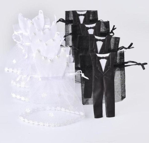 Whole 50 conjuntos Organza Drawstring Candy Bag 25 Tuxedo 25 Vestido noivo Favores de casamento Bolsa de presente WB0615706942