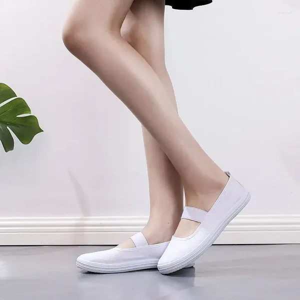 Повседневная обувь Canvas для женщин Уайт Слип на женскую обувь Flat Urban Vucanized Cotton Original Fashion 2024 Роскошь в дизайнере Y2K