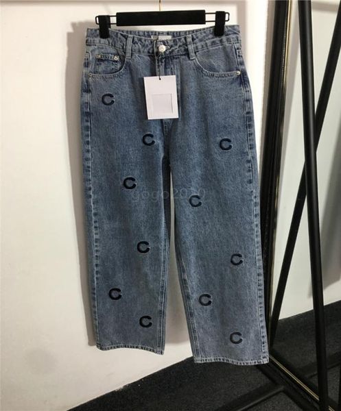 2022 femminile di designer pantaloni jeans con ricamo lettera femminile di alta ghiottonata di milan reggerata jogey jogging in outwear denim long9880525