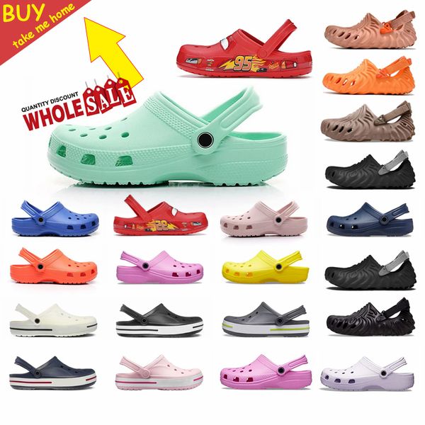 Klassische Clogs Sandalen Designer rutschen Sandalenmenschen Damen Plattform Dhgate kostenlos Versandschuhe Ausschnitt in Indoor Unisex rotes Licht Gewichtsfarben Soft2024 Sommerdicke