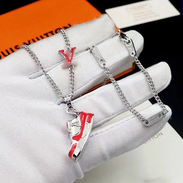 Tasarımcı lüks ayakkabı kolye kolye moda vintage yüksek kaliteli hip hop goth moissanite zincir kırmızı elmas paslanmaz çelik moda ayakkabı kolye takı hediye