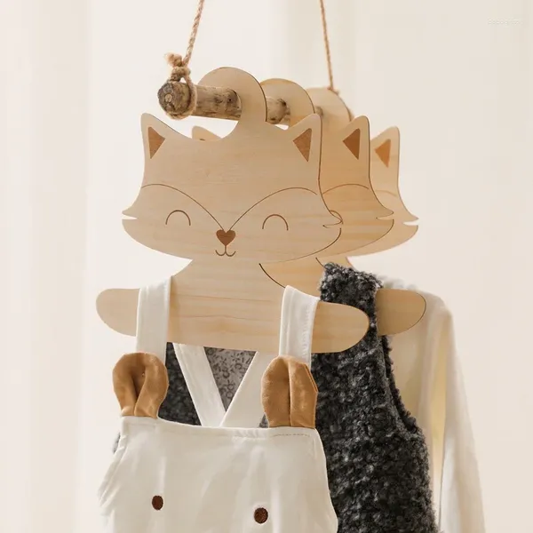 Cabides 5pc/10pcs estilo nórdico bebê fofo roupas de madeira calça criativa crianças pequenos rack de armazenamento