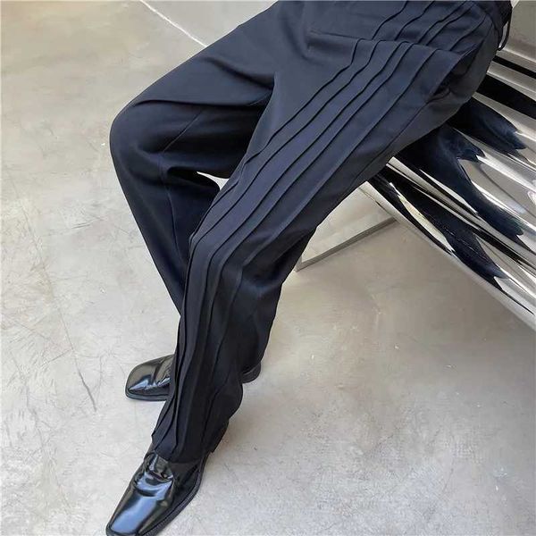Pantaloni da uomo 2022 in stile estivo in stile coreano design a pieghe unico pantaloni da cofano maschile blu sciolto blu taglie da uomo dimensione m-xl j240507