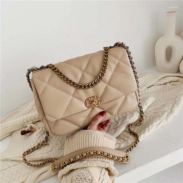 Bolsas de ombro Lingge Chain Bag Small feminino 2024 Primavera e verão Fashion Tassel Crossbody Messenger Bolsas Sac