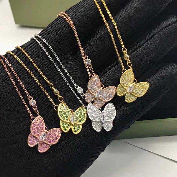 Designer High Version Van Clover Butterfly White Fritillaria Collana per donne 18k Rose Gold Full Diamond Ciondolo con catena di colletti