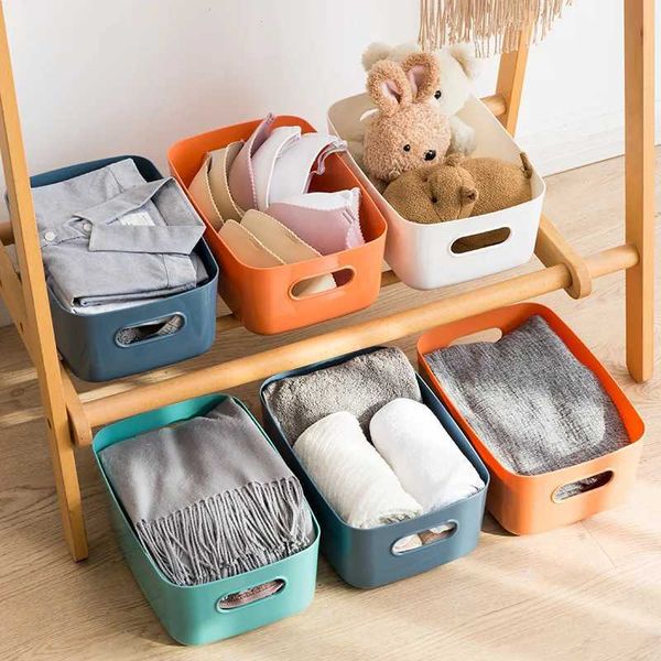 Caixas de armazenamento Bins Caixa de armazenamento japonesa Caixa de armazenamento e roupas Organizador de jóias Láforma de maquiagem Cesta de brinquedos de cozinha Itens de plástico contêiner q240506