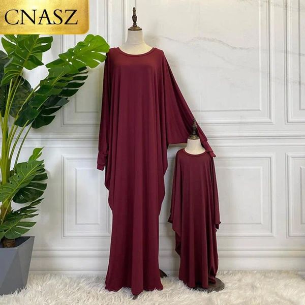 Roupas étnicas Chegada redonda coloração sólida Eid Ramadan Muslim Dress Mommy e filha 2 PCs Conjunto de moda Islâmica Robe