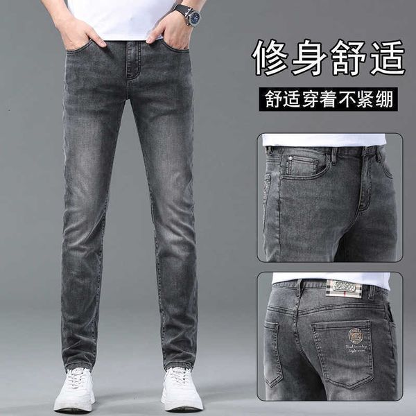 Sommer 2024 Dünne hellgraue Jeans für Herren Einfacher High -End -Luxus -Freizeitschlug Slim Fit Small Feet Hosen