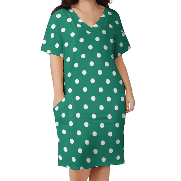 Vestidos casuais Vintage Polka Dots Dress V Neck White and Green Kawaii Woman Gráfico Básico com Bolsos Grandes Tamanho 4xl 5xl