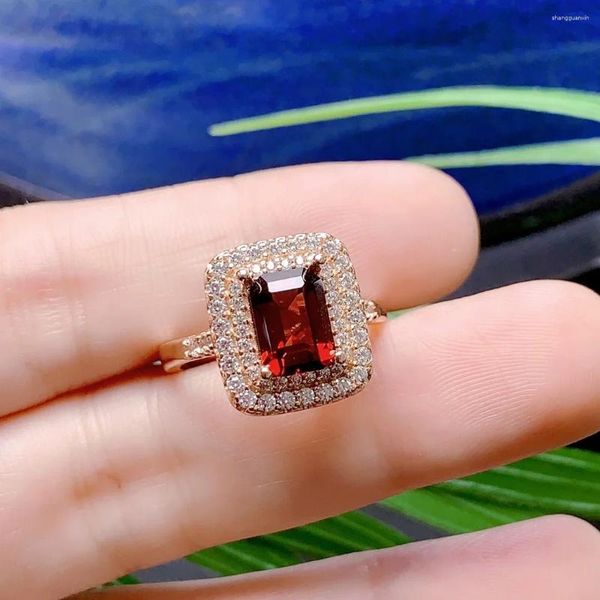 Küme Yüzükleri S925 Sterling Gümüş Doğal Garnet Halkası Ana Taş Renk Süper İyi Ateş Kalitesi Takı Düğünü