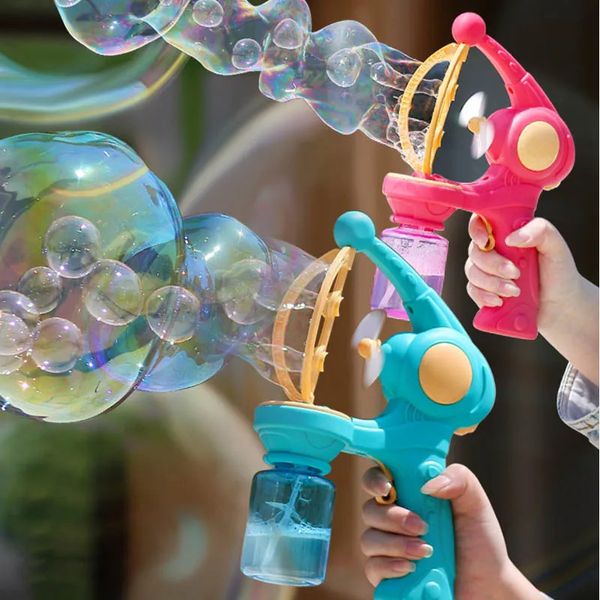 Blowing Bubbles Automático Bubble Gun Toys Machine Summer ao ar livre brinca brinquedo para crianças presentes surpresa de aniversário para o parque aquático 240507