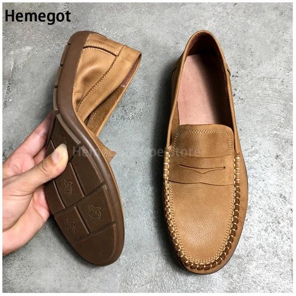 Lässige Schuhe braune Kuhläden-Ladung Herren handgefertigtes schwarzes Leder Britisch-Retro-Slip-On-Fahren