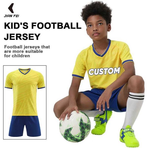 Jerseys Großhandel Customized Polyester Boys Football Jersey Kids Soccer Uniformen Setzen Sie atmungsaktives schnelles trockenes Fußball -Kit für LDREN 6329 H240508