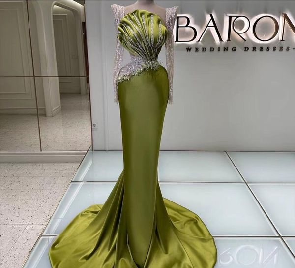 Abendkleid Kylie Jenner Langes Kleid Grüne Satin hohe Schulter Mermaid Silberkristalle Yousef Aljasmi Kim Kardashian Frauen Stoff Kylie Jenner