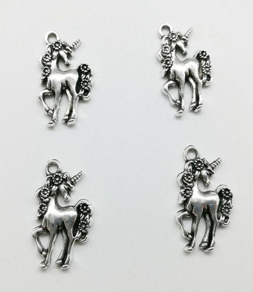 100pcs Unicorn Horse Antique Ciondoli Silver Ciondoli gioielli fai -da -te per orecchini bracciale di collana Stile retrò 2314mm9620910