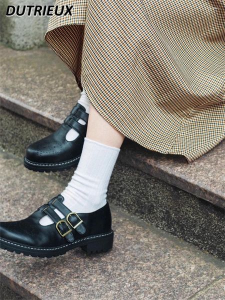 Sapatos casuais estilo japonês de cabeça redonda Hollow-Out t Shape Mary Jane For Women Fashion Sweet Cute Elegante Ladies Bombas