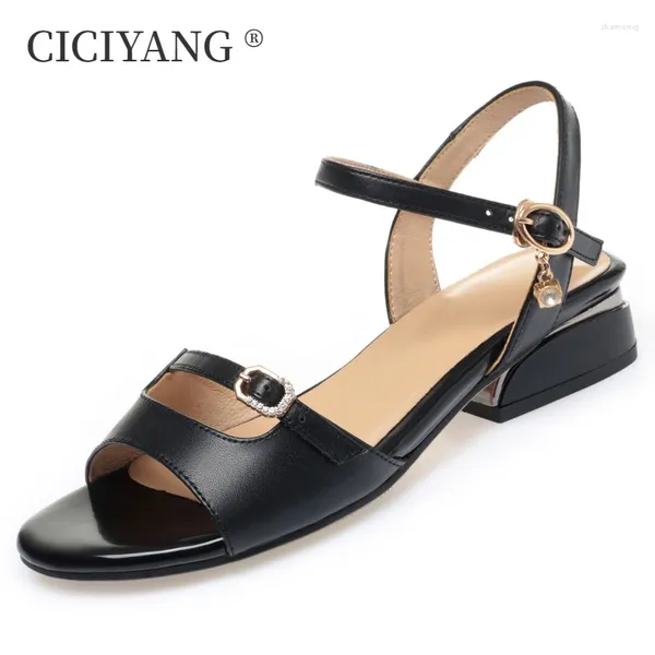 Lässige Schuhe Ciciyang Sommer Sandalen Frauen echtes Leder 2024 Low Heel Mom's Gürtelschnalle Weiche Sohle Damen Plus Size 42 43