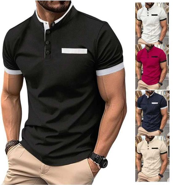 Polos maschile 2024 Summer New Mens Stand Up Collar a scacchi polo a scacchi tasca a maniche corta Fashion Slimt Fithirt Mezzo Q240508